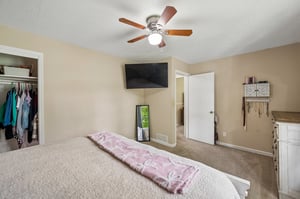 9231 - 4801 NE 46th Terrace - 013.jpg