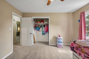 9231 - 4801 NE 46th Terrace - 016.jpg