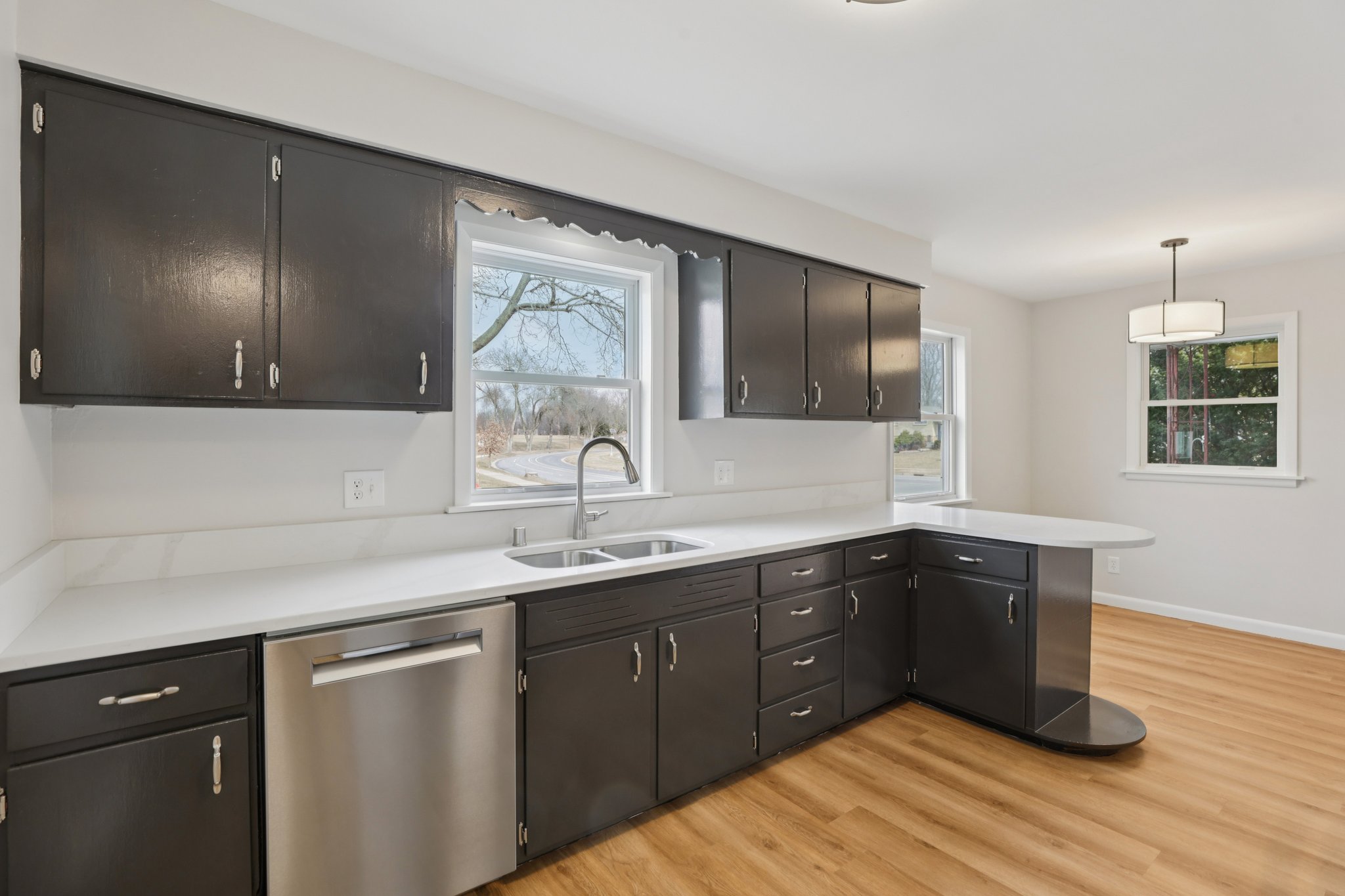 S Hill Dr-S2802-012.jpg