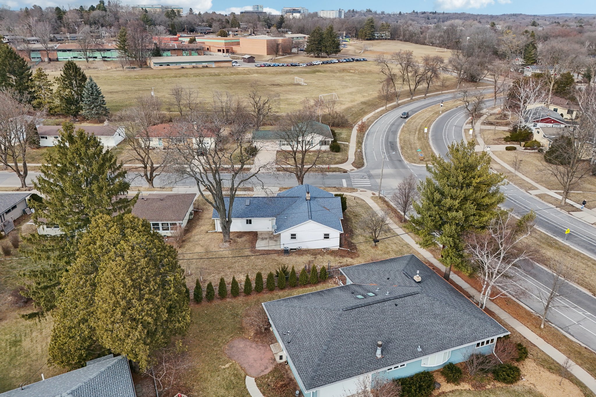 S Hill Dr-S2802-052.jpg