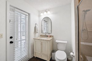 Bathroom 3 - 495A8011