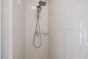 Bathroom 3 - 495A8015