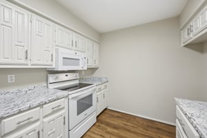 Honeysuckle Dr-1704-010.jpg