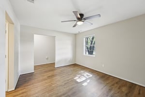 Honeysuckle Dr-1704-015.jpg