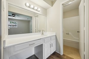 Honeysuckle Dr-1704-019.jpg