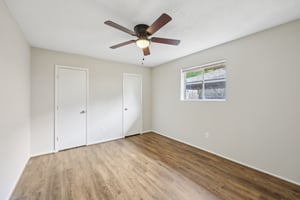 Honeysuckle Dr-1704-021.jpg
