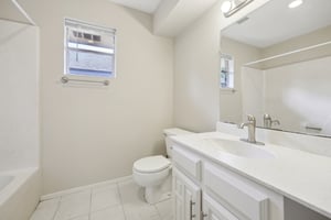 Honeysuckle Dr-1704-023.jpg
