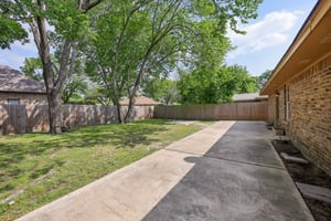Honeysuckle Dr-1704-028.jpg