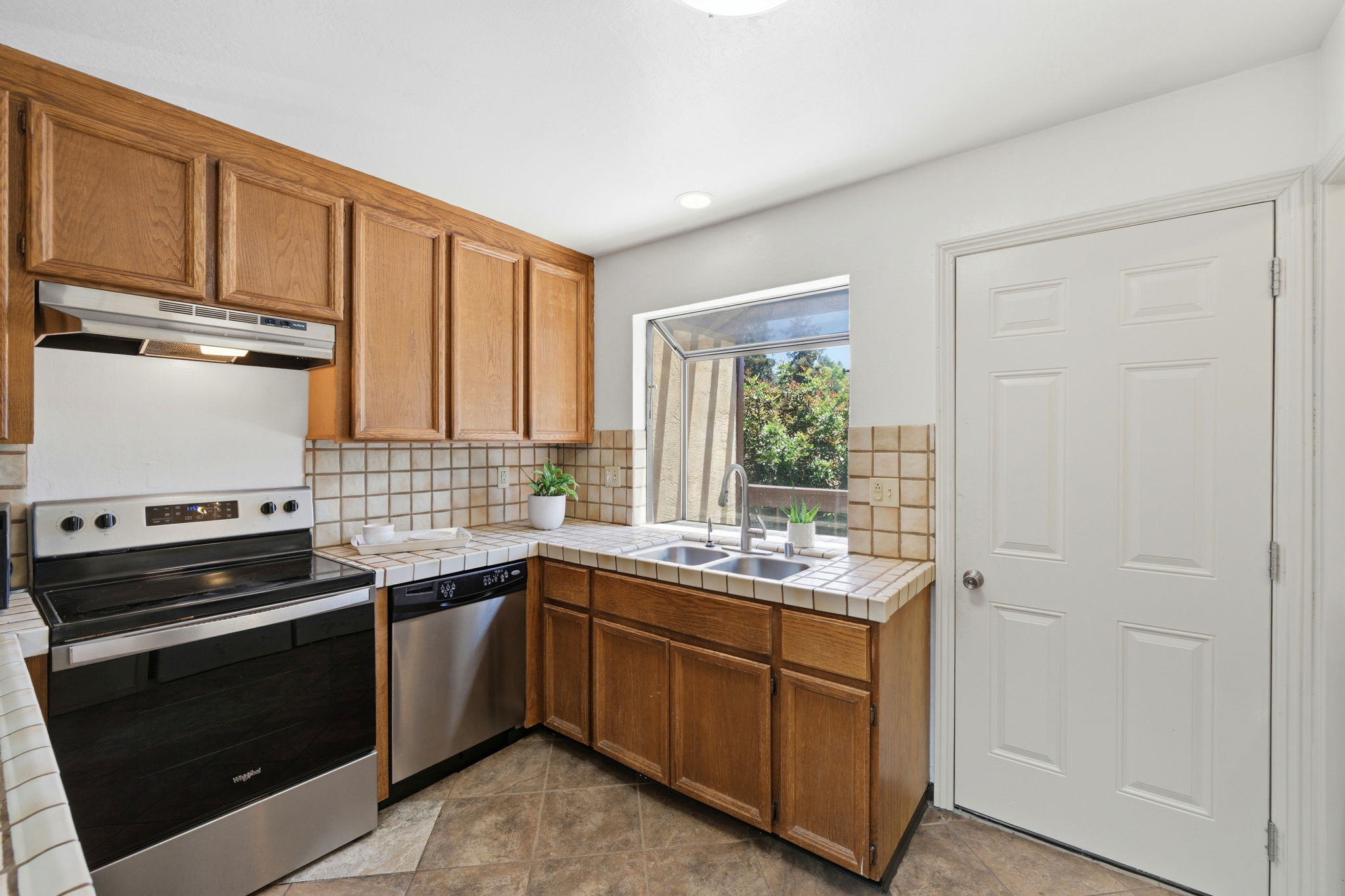 008_F8_4805 Clayton Rd 12