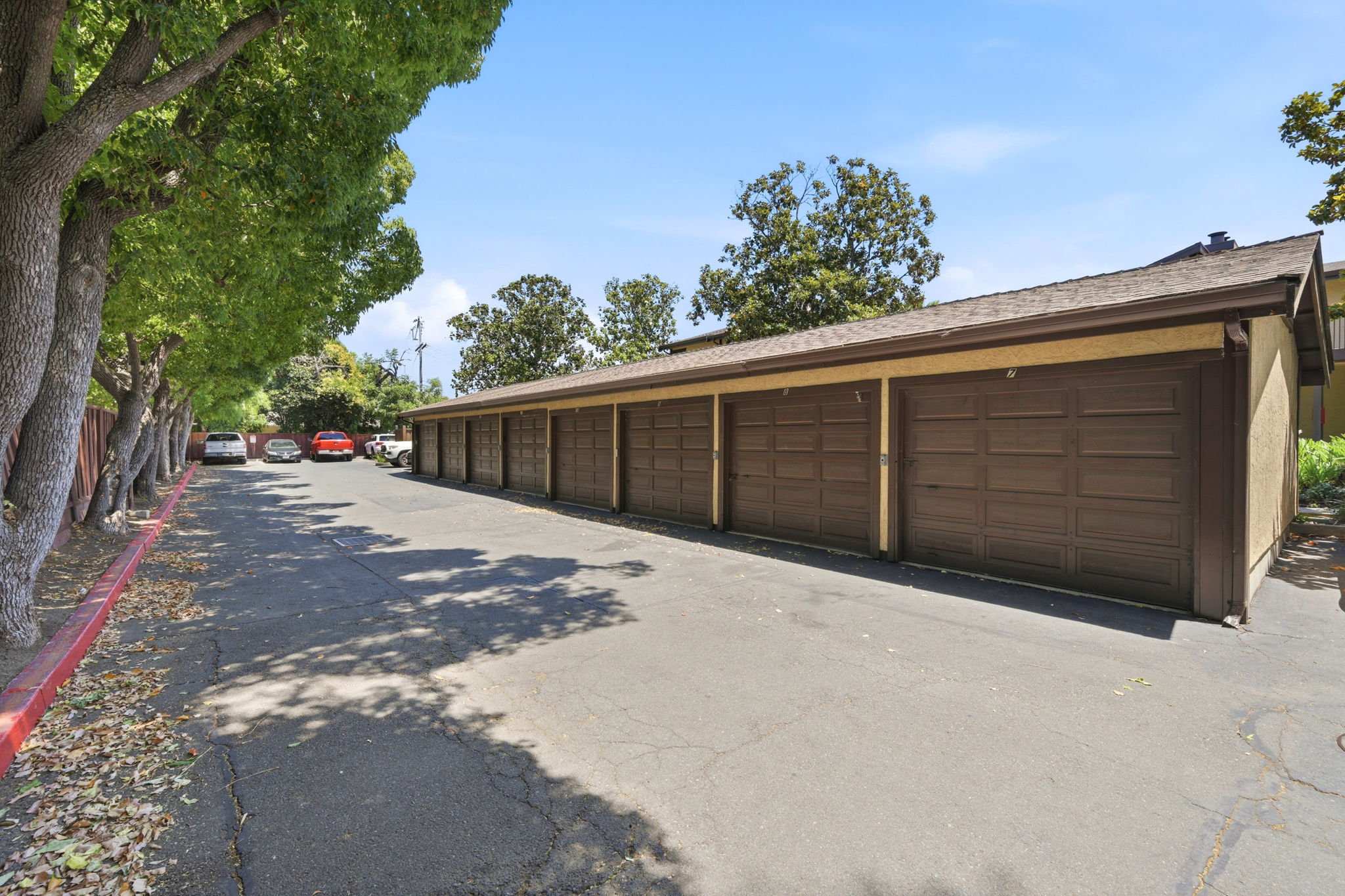 034_F8_4805 Clayton Rd 12