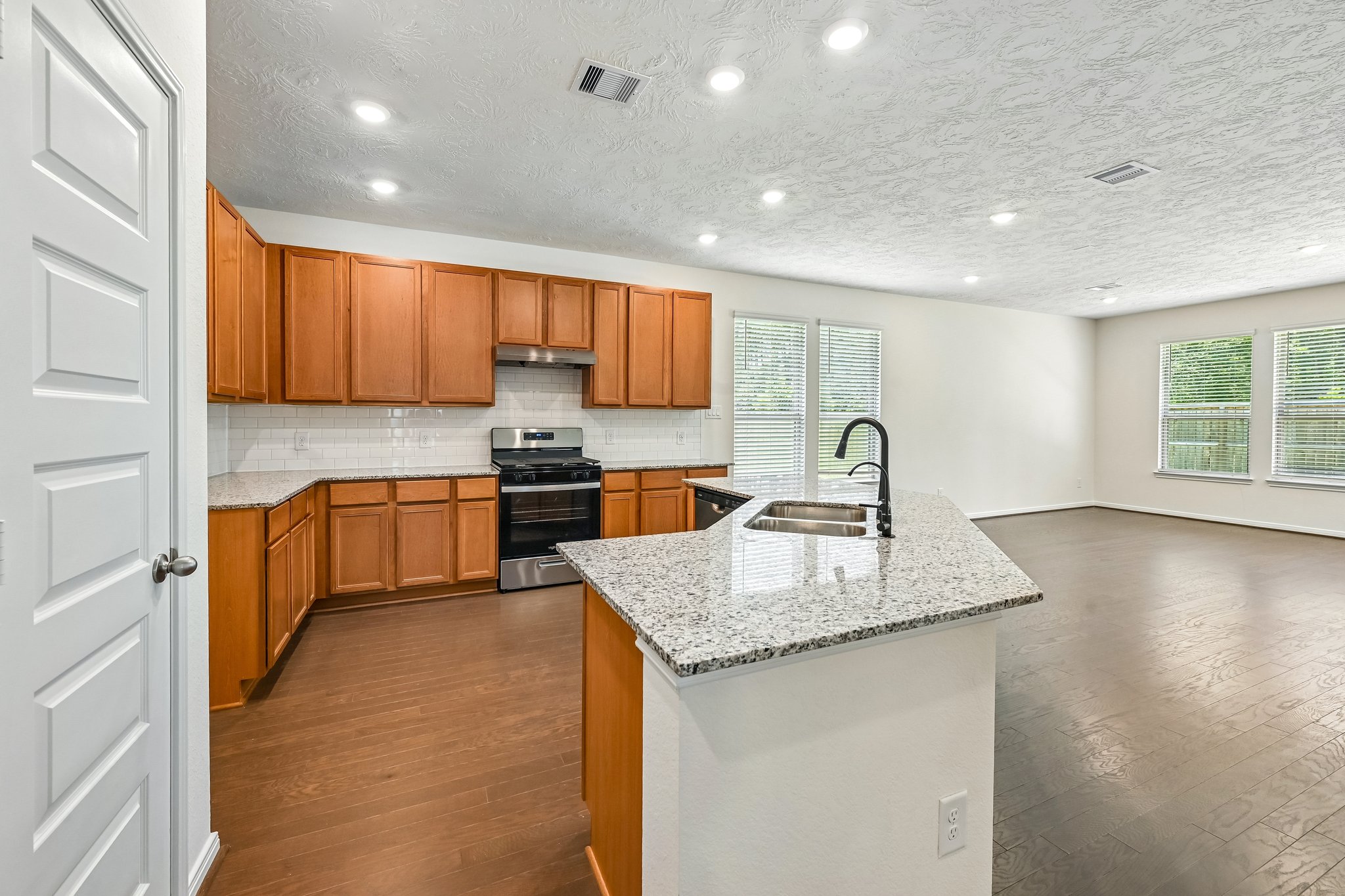 Seven Oaks Ln-S1505-009.jpg