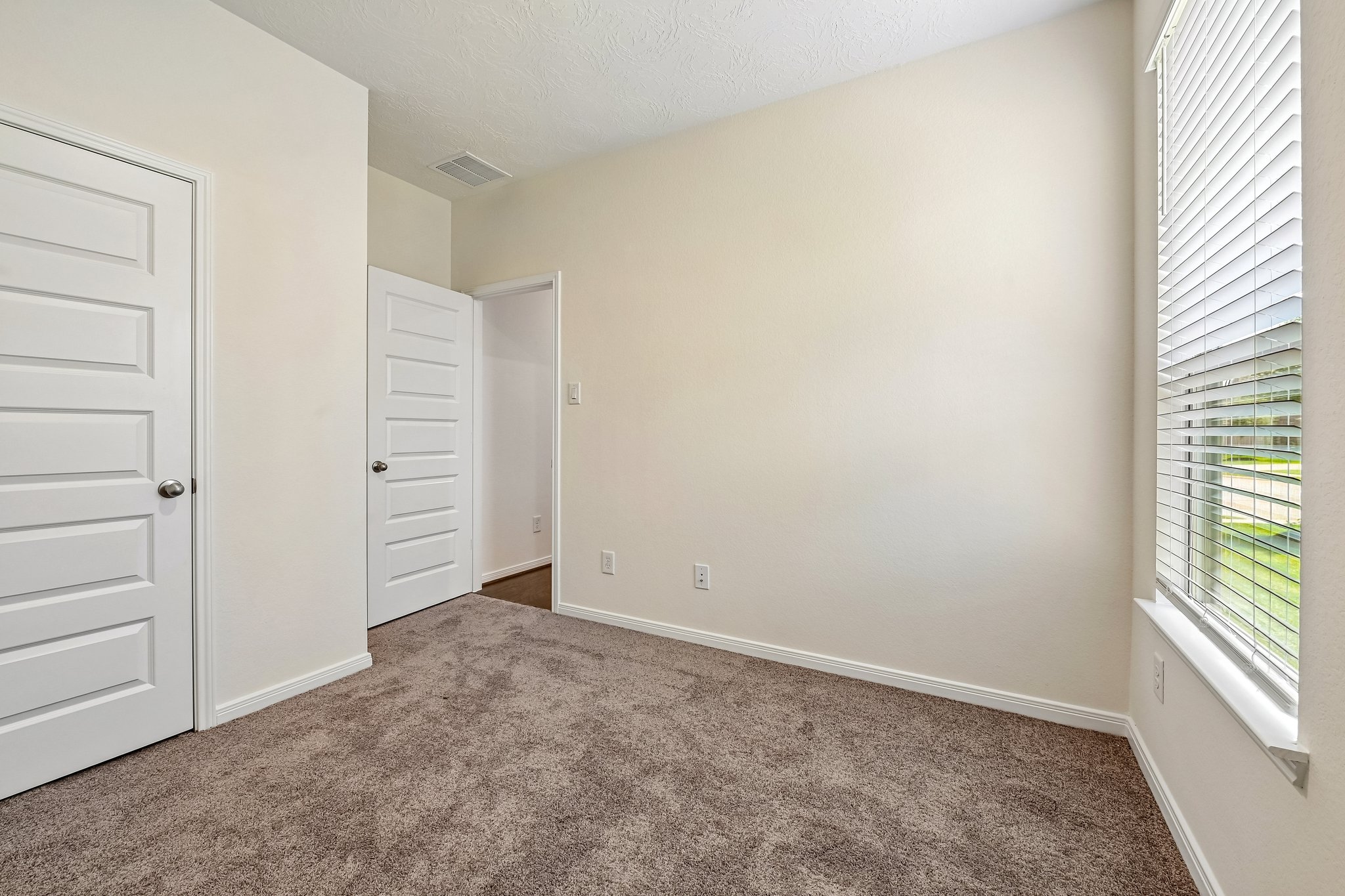 Seven Oaks Ln-S1505-021.jpg