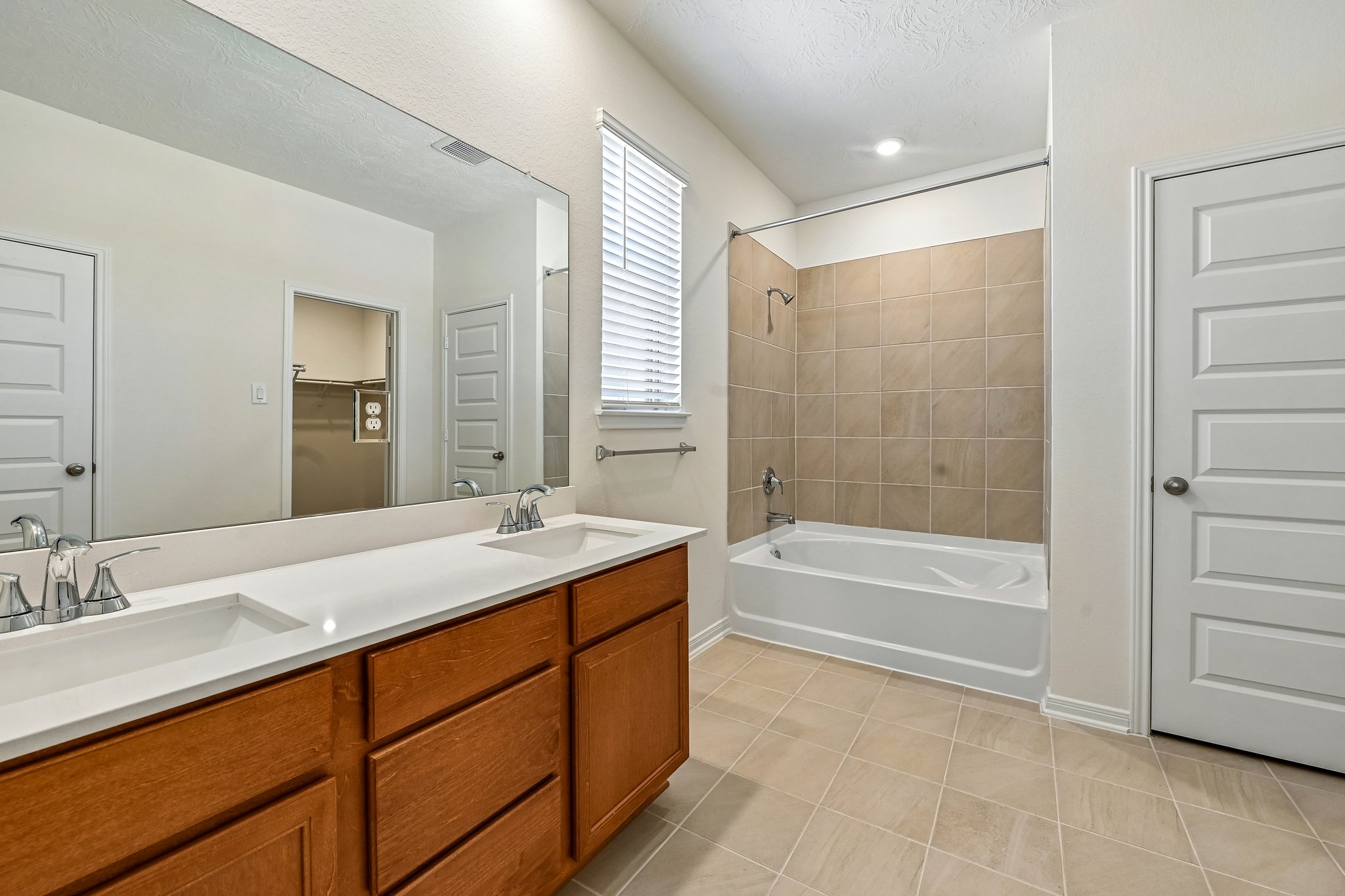 Seven Oaks Ln-S1505-026.jpg
