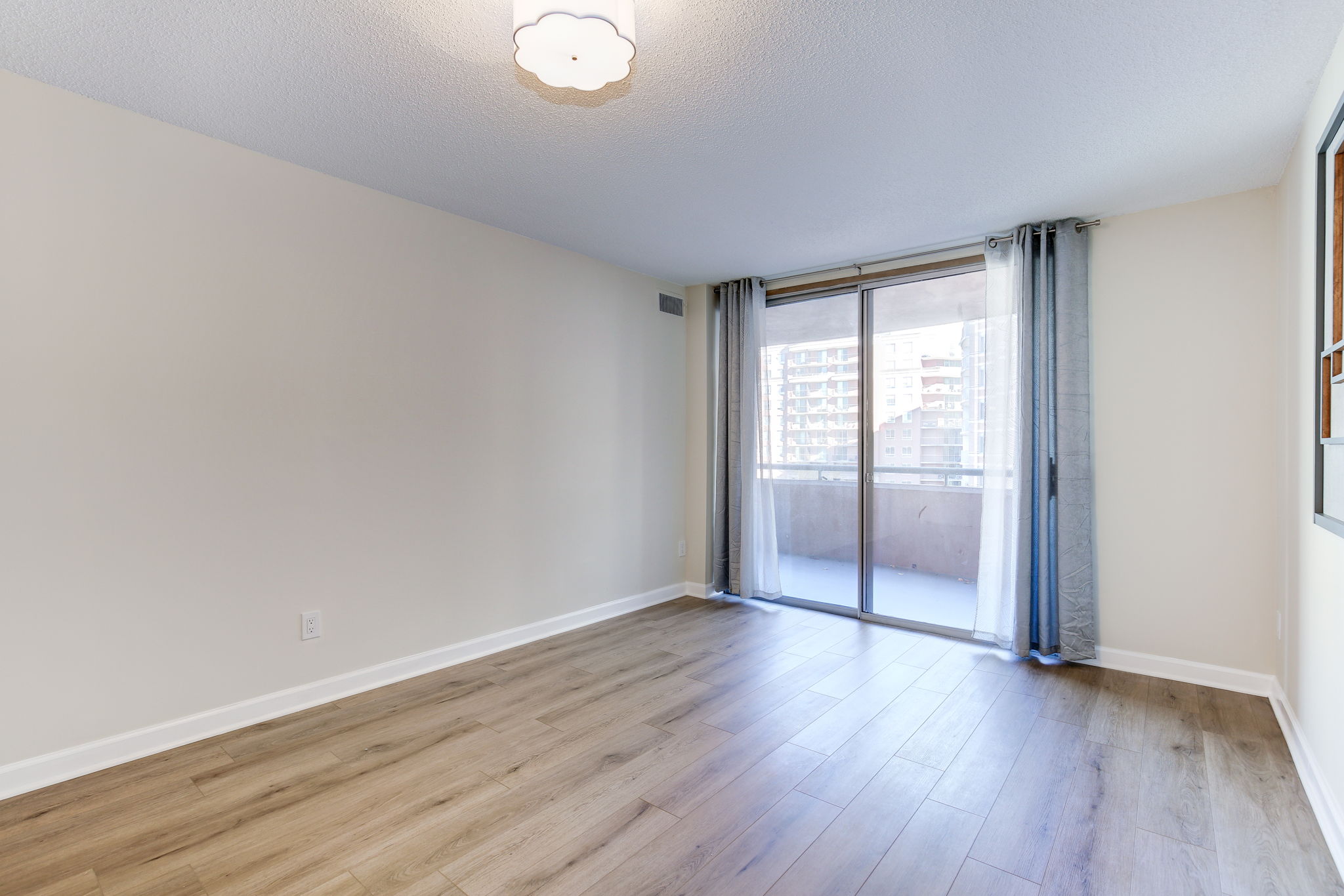 4808 Moorland Ln unit 711 Bethesda MD 20814_020