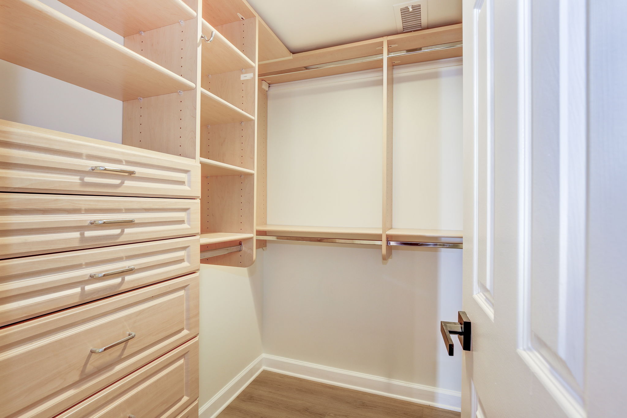 4808 Moorland Ln unit 711 Bethesda MD 20814_022