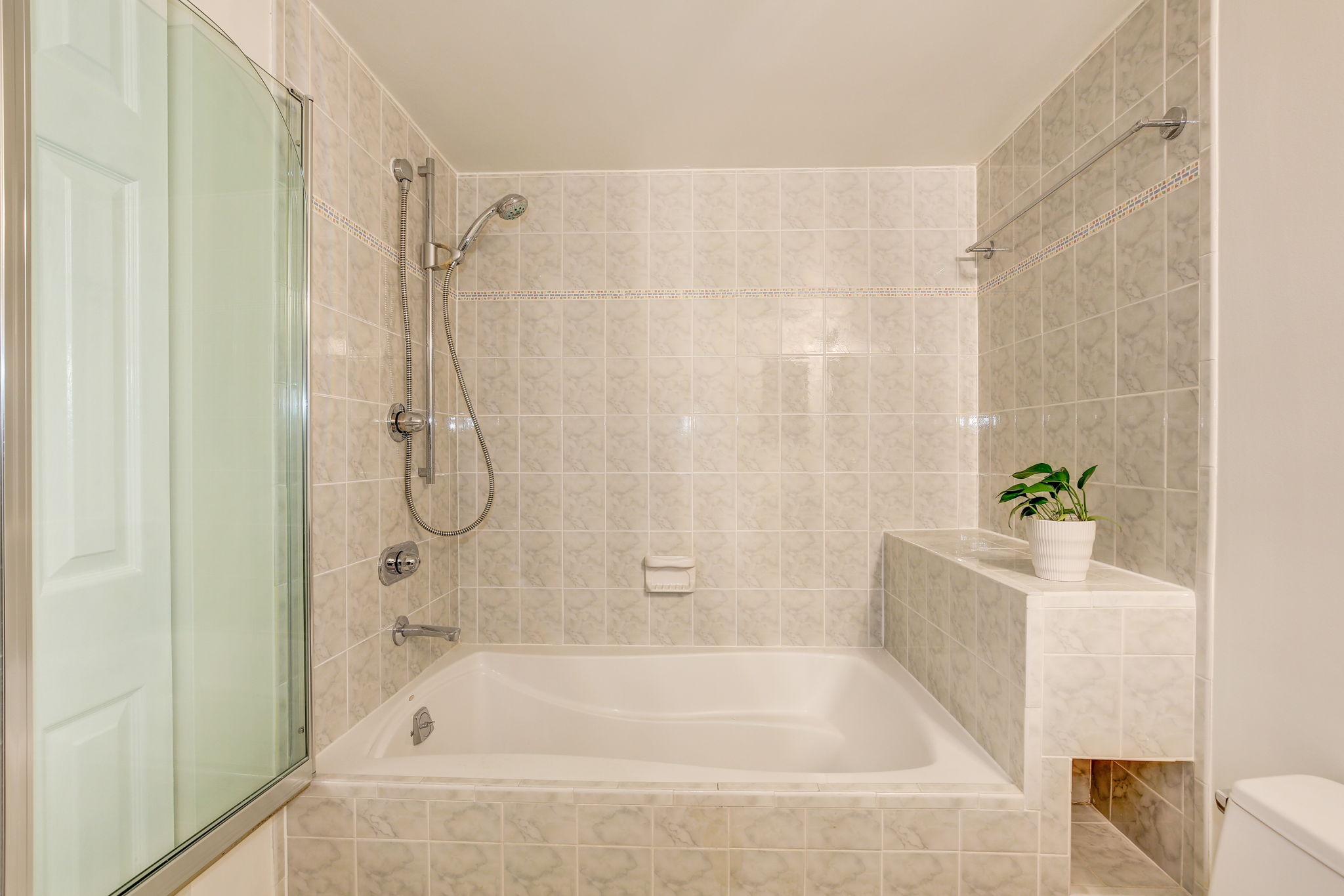 4808 Moorland Ln unit 711 Bethesda MD 20814_024