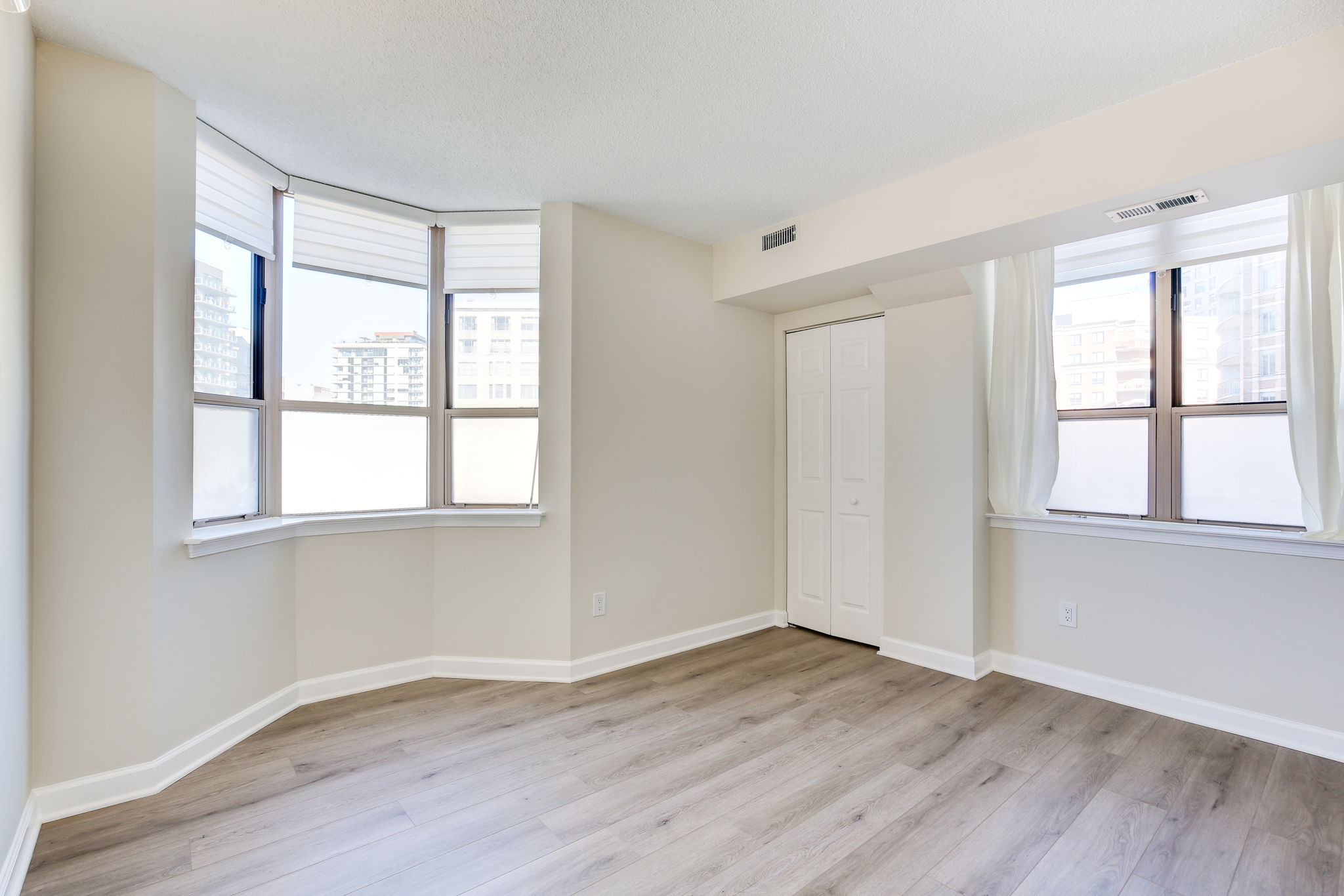 4808 Moorland Ln unit 711 Bethesda MD 20814_030