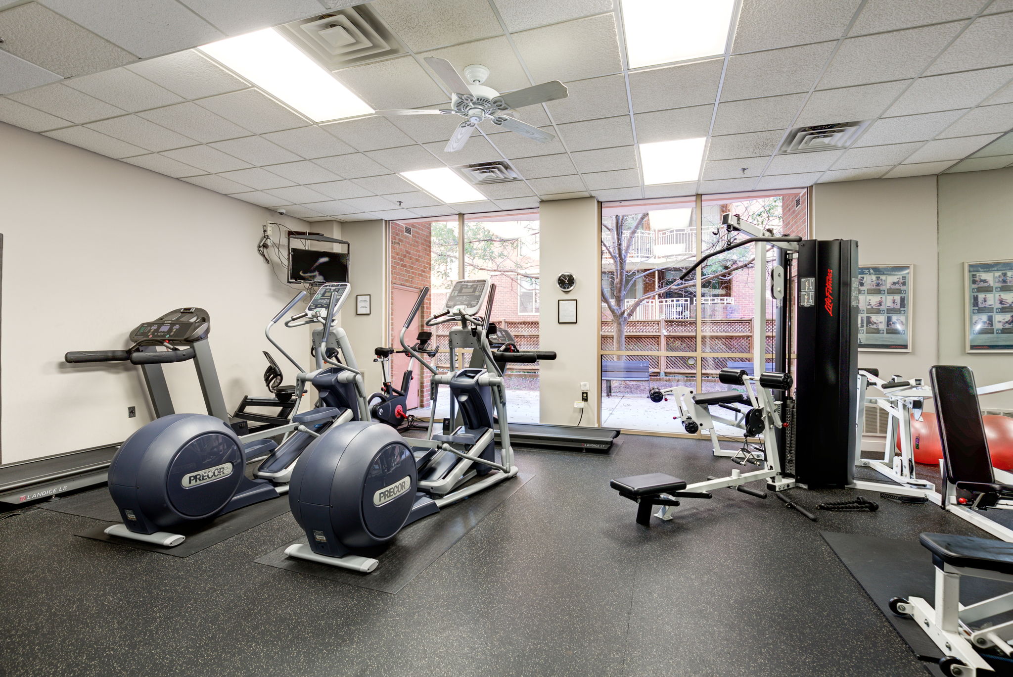 4808 Moorland Ln unit 711 Bethesda MD 20814_040