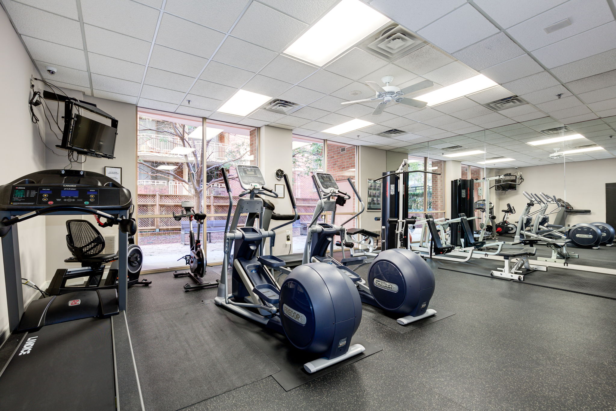 4808 Moorland Ln unit 711 Bethesda MD 20814_041