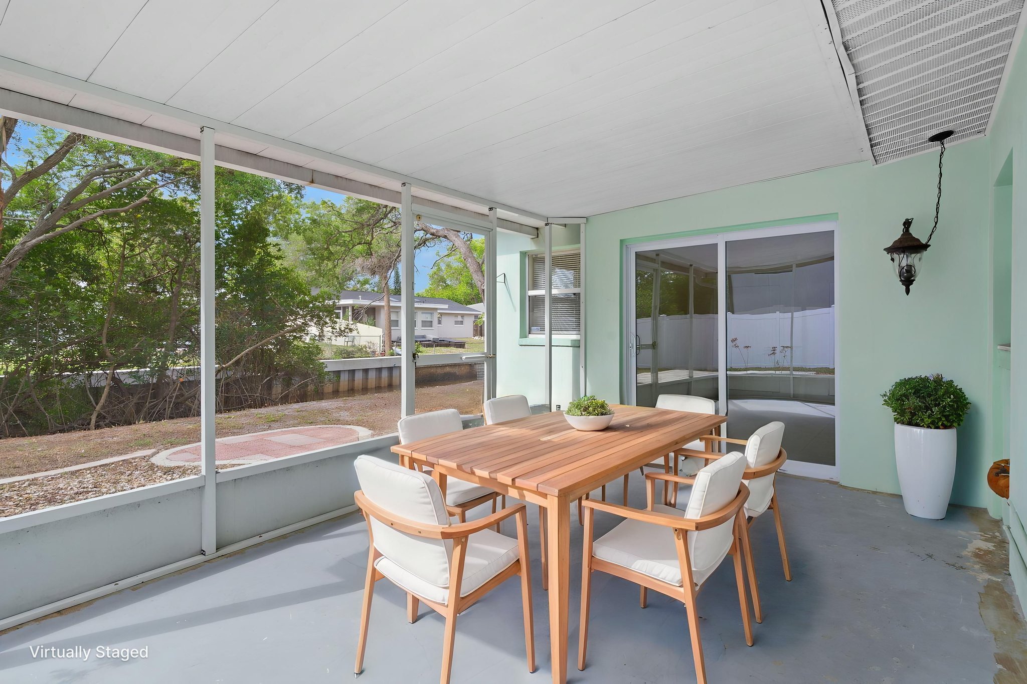 SP_1137 virtually staged.jpeg