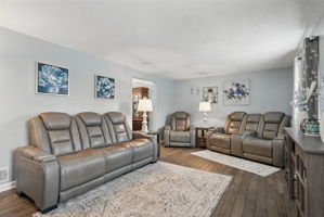  Photo 8
