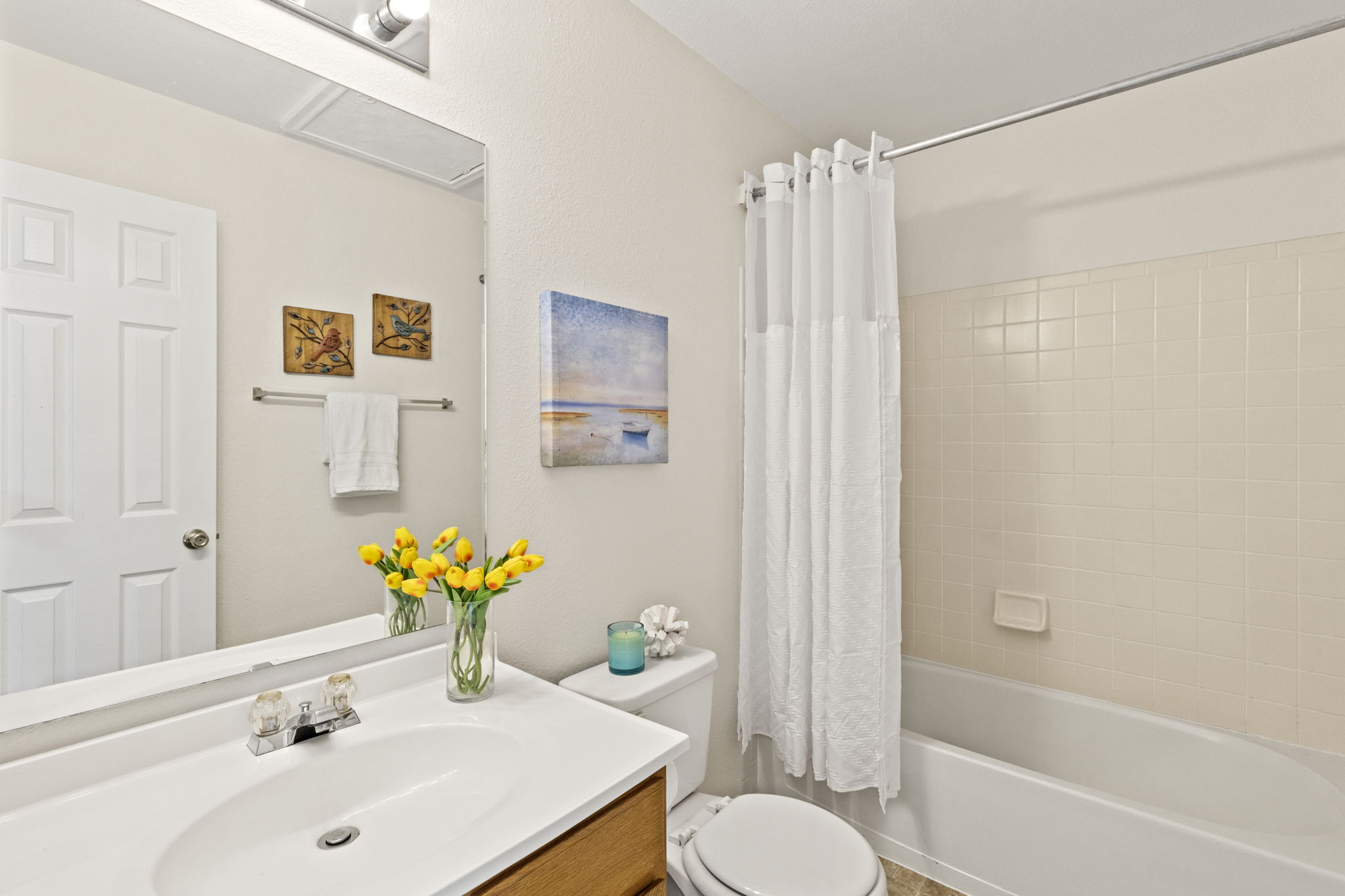 Full Bathroom on Upper