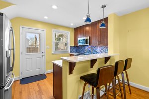 Kitchen/Breakfast Bar