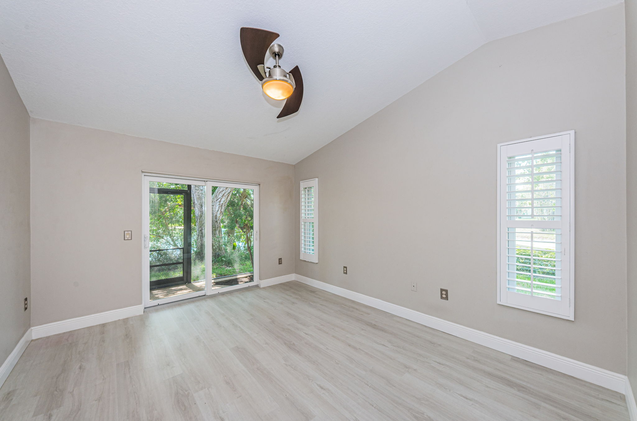Primary Bedroom1a