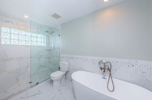 Primary Bathroom1b