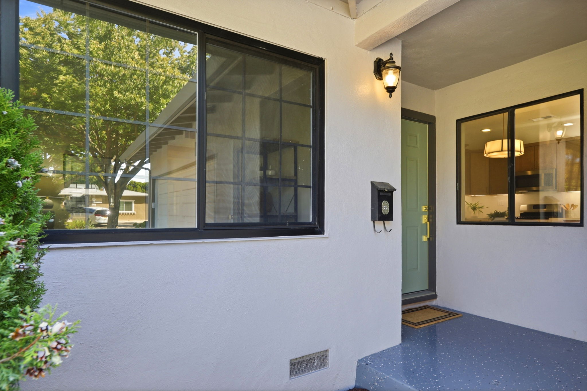 005_F8_4814 Clydelle Ave