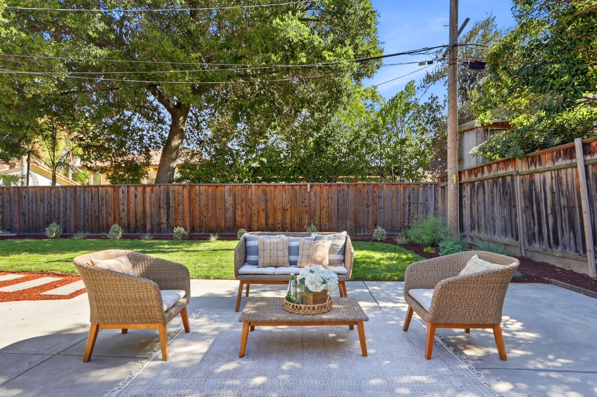 036_F8_4814 Clydelle Ave