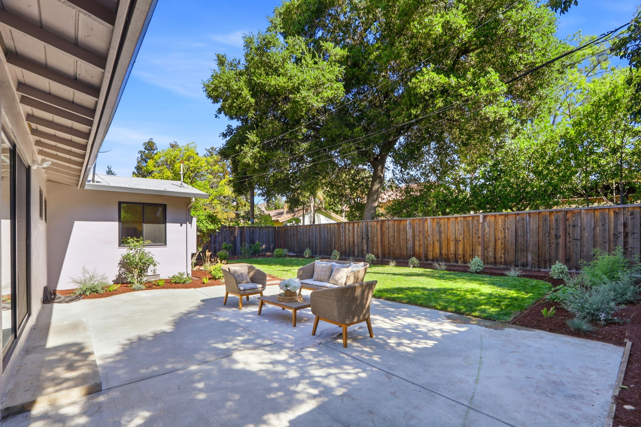 037_F8_4814 Clydelle Ave