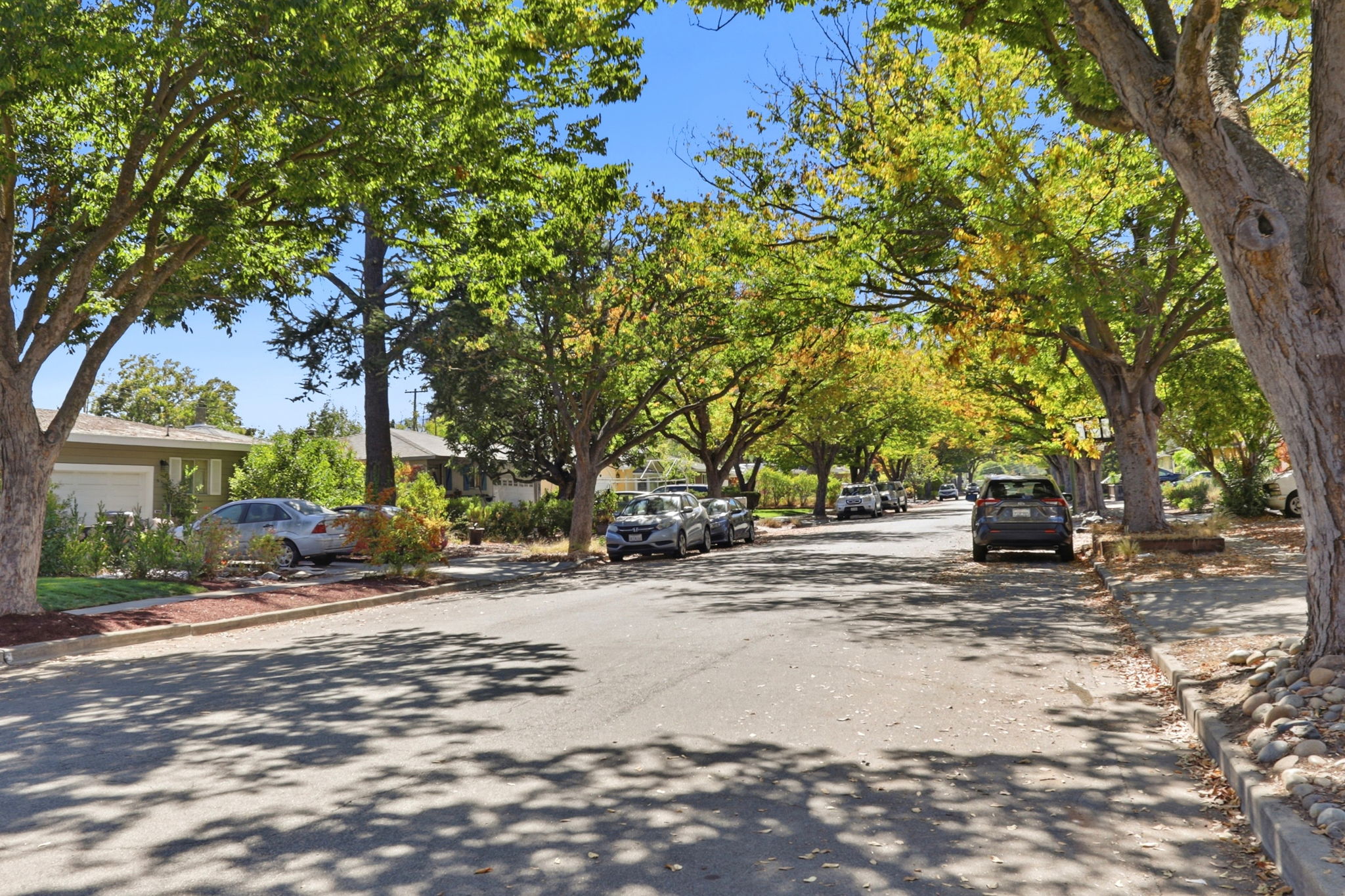 041_F8_4814 Clydelle Ave