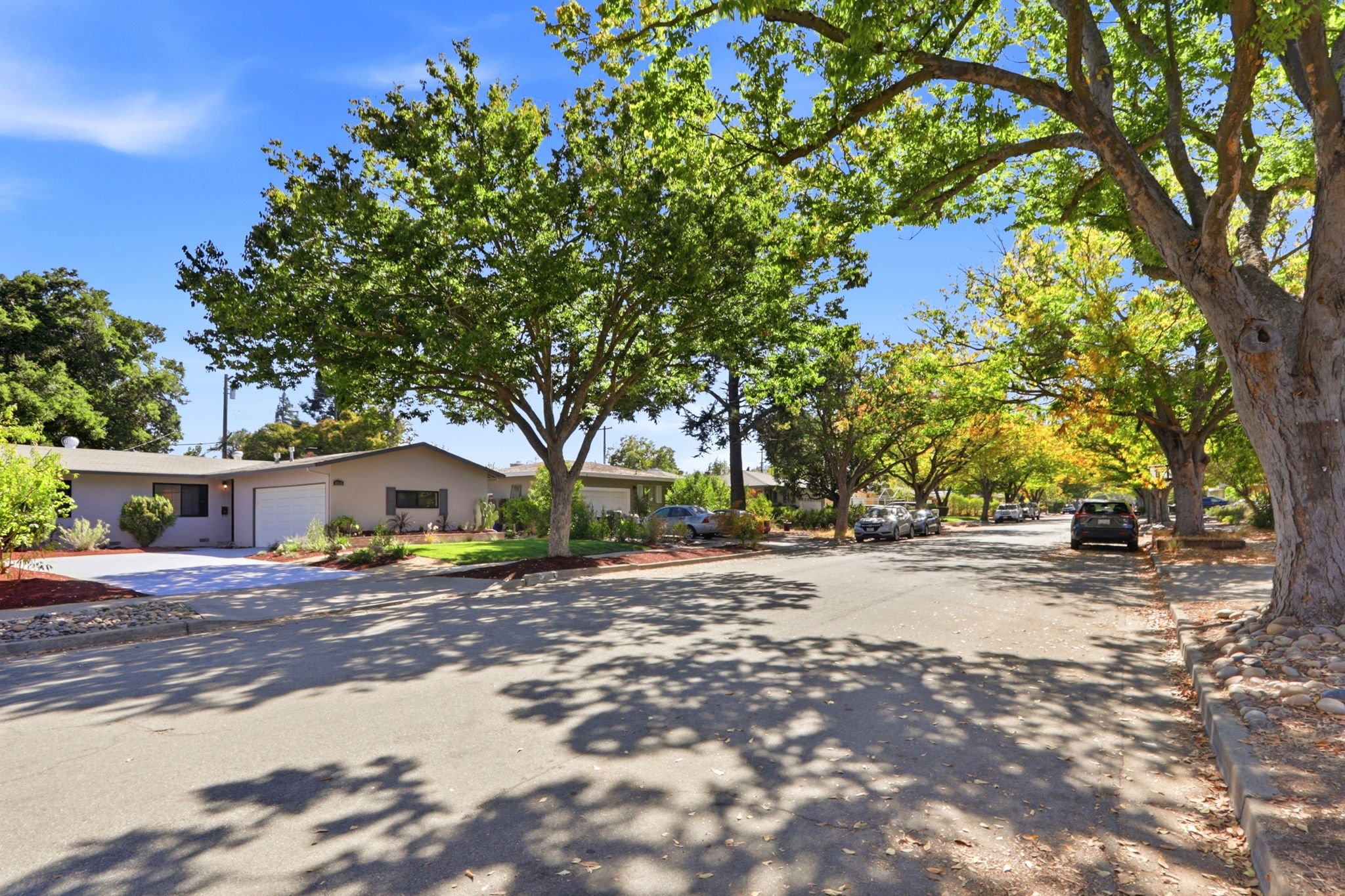 042_F8_4814 Clydelle Ave