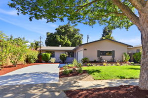 003_F8_4814 Clydelle Ave