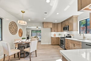 014_F8_4814 Clydelle Ave