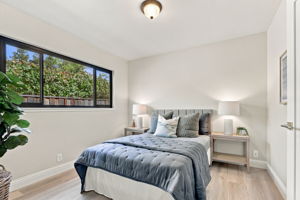 022_F8_4814 Clydelle Ave