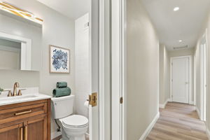 034_F8_4814 Clydelle Ave