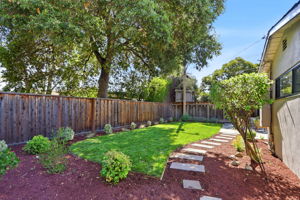 039_F8_4814 Clydelle Ave