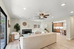 001_F8_4814 Clydelle Ave