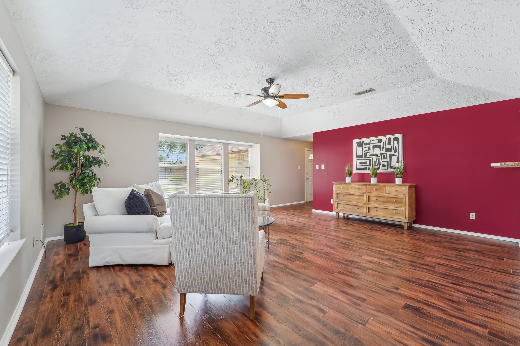 Rivertree Ln-1804-009.jpg