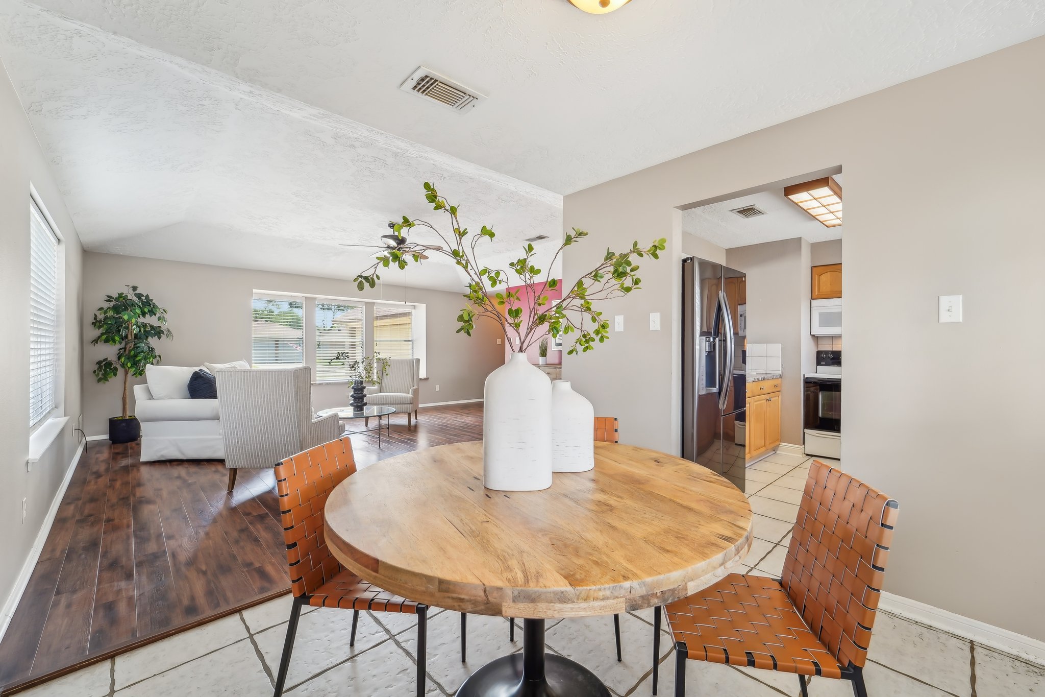 Rivertree Ln-1804-011.jpg
