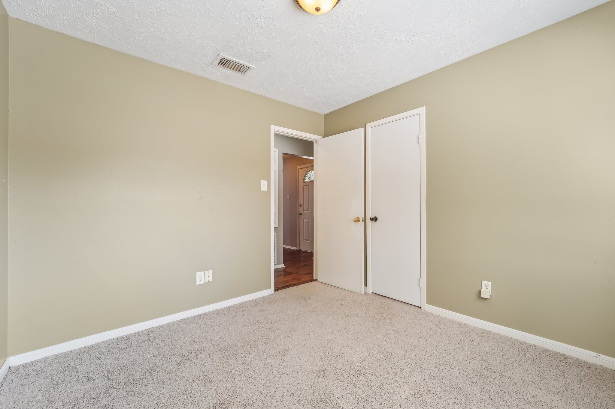 Rivertree Ln-1804-019.jpg
