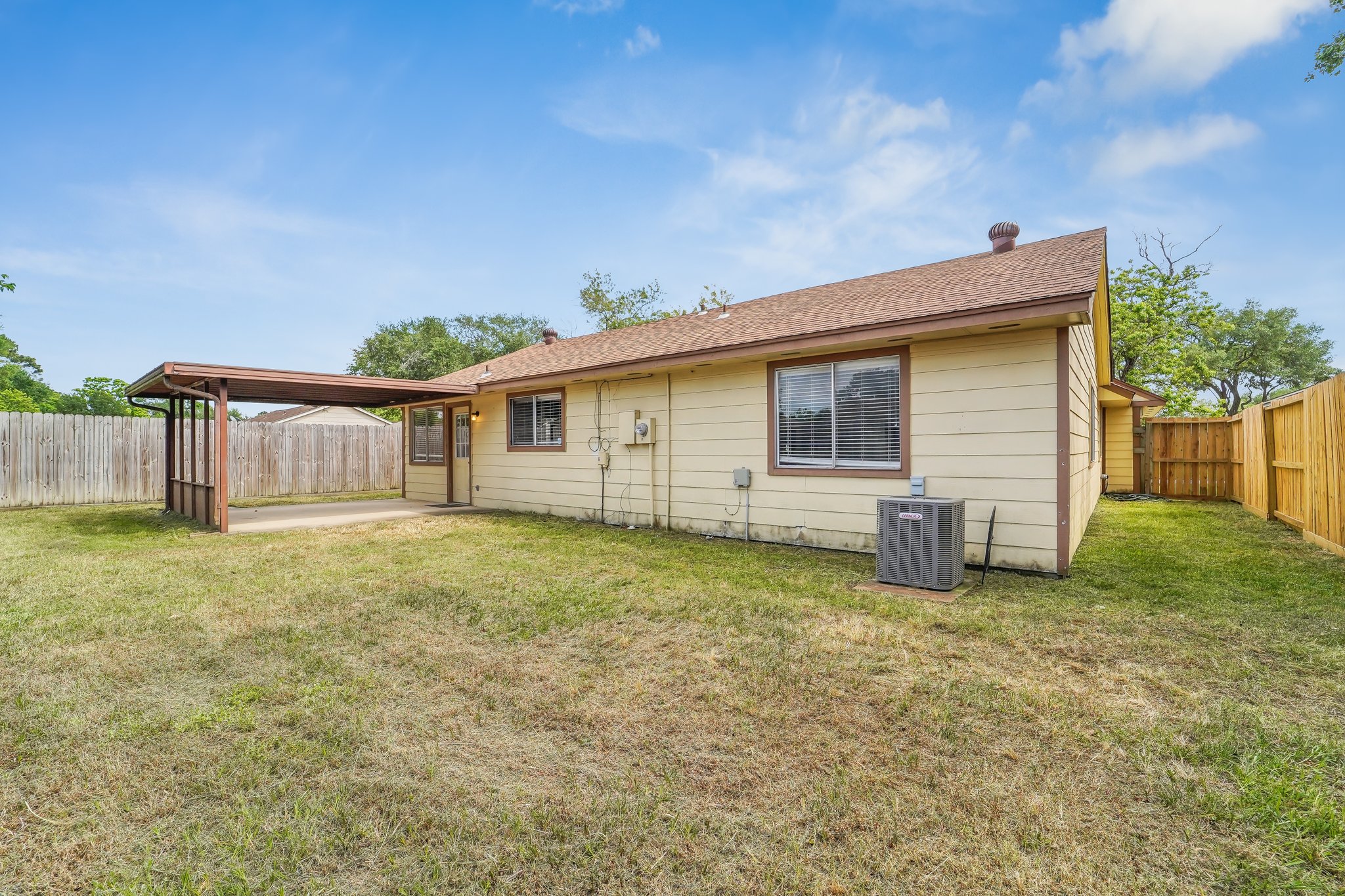 Rivertree Ln-1804-034.jpg