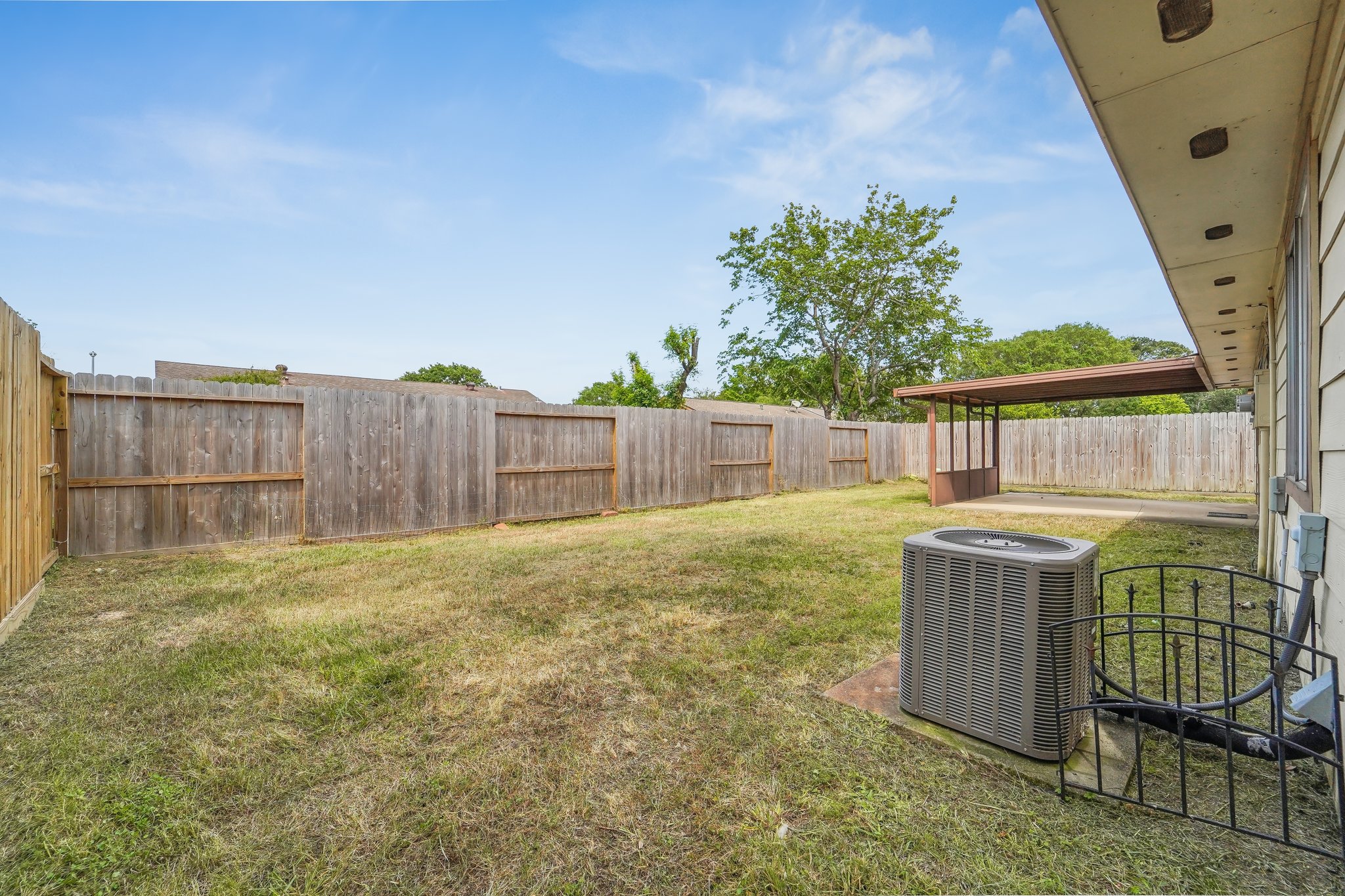 Rivertree Ln-1804-036.jpg