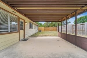 Rivertree Ln-1804-030.jpg