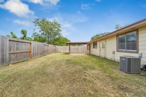 Rivertree Ln-1804-035.jpg