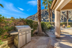 BBQ Side Patio