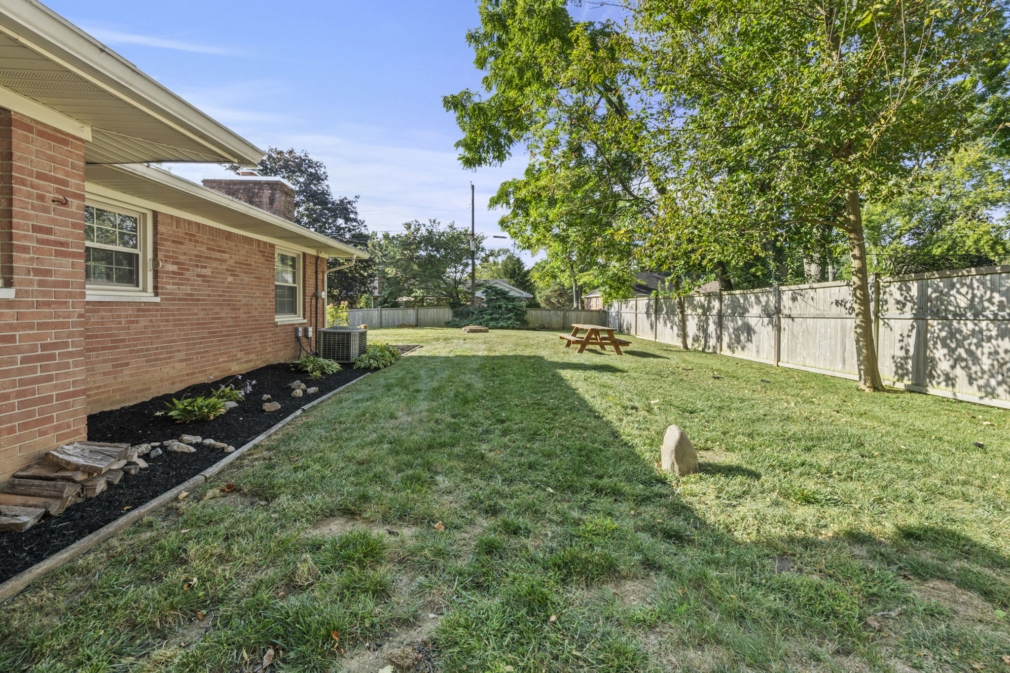  Photo 33