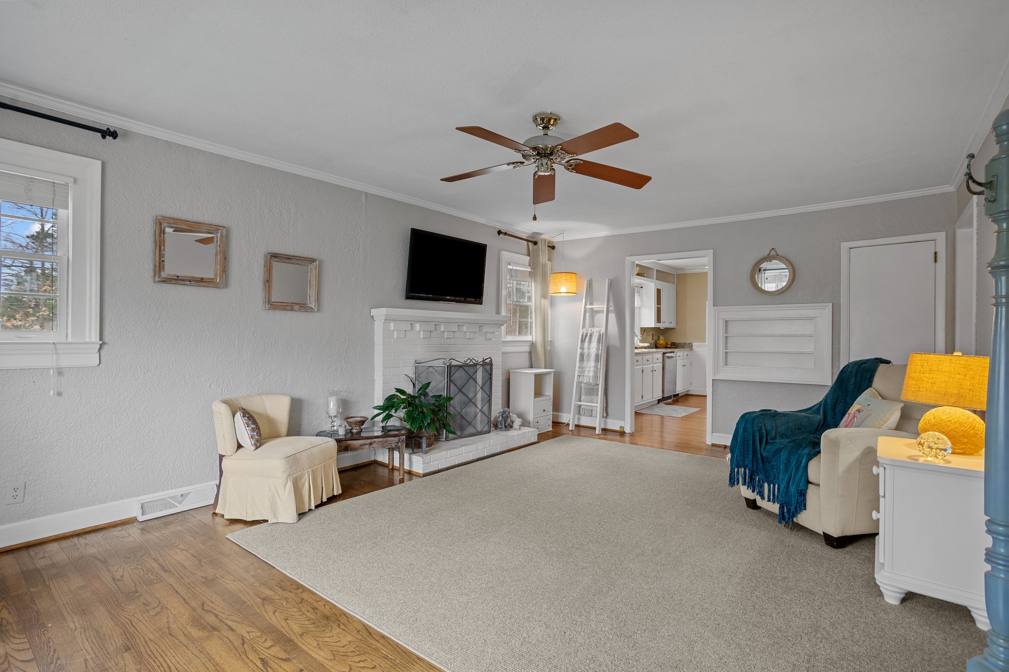  Photo 10